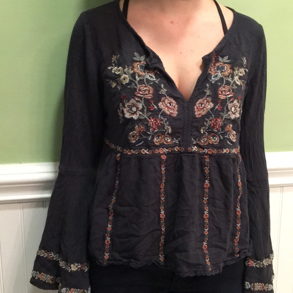 Floral grey blouse